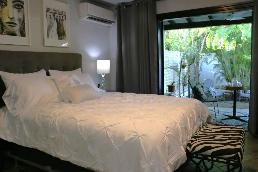 Garden Art Studio Apartment San Juan